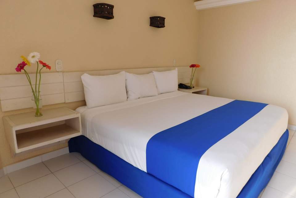 Hotel Fontán Ixtapa Zihuatanejo Hotel Fontán Ixtapa Zihuatanejo. Habitaciones del Hotel Fontán Ixtapa Zihuatanejo. Paquetes del Hotel Fontán Ixtapa Zihuatanejo. Ofertas del Hotel Fontán Ixtapa Zihuatanejo. Promociones del Hotel Fontán Ixtapa Zihuatanejo. Tarifas Hotel Fontán Ixtapa Zihuatanejo. Todo Incluido en el Hotel Fontán Ixtapa Zihuatanejo