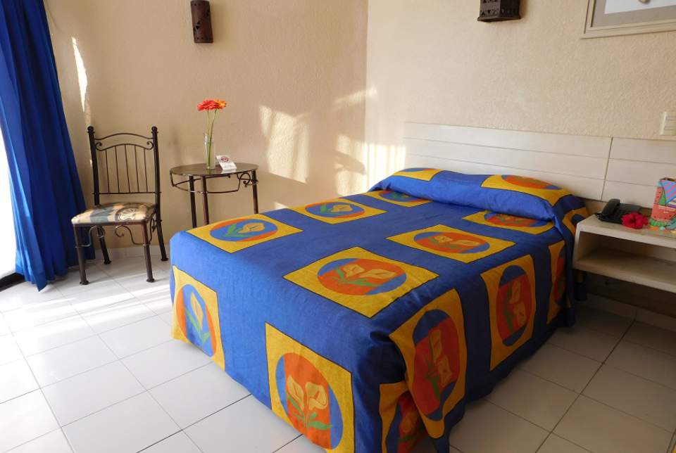 Hotel Fontán Ixtapa Zihuatanejo Hotel Fontán Ixtapa Zihuatanejo. Habitaciones del Hotel Fontán Ixtapa Zihuatanejo. Paquetes del Hotel Fontán Ixtapa Zihuatanejo. Ofertas del Hotel Fontán Ixtapa Zihuatanejo. Promociones del Hotel Fontán Ixtapa Zihuatanejo. Tarifas Hotel Fontán Ixtapa Zihuatanejo. Todo Incluido en el Hotel Fontán Ixtapa Zihuatanejo