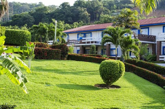 Hotel Qualton Ixtapa Zihuatanejo. Habitaciones del Hotel Qualton Ixtapa Zihuatanejo. Paquetes del Hotel Qualton Ixtapa Zihuatanejo. Ofertas del Hotel Qualton Ixtapa Zihuatanejo. Promociones del Hotel Qualton Ixtapa Zihuatanejo. Tarifas Hotel Qualton Ixtapa Zihuatanejo. Todo Incluido en el Hotel Qualton Ixtapa Zihuatanejo