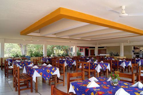 Hotel Qualton Ixtapa Zihuatanejo. Habitaciones del Hotel Qualton Ixtapa Zihuatanejo. Paquetes del Hotel Qualton Ixtapa Zihuatanejo. Ofertas del Hotel Qualton Ixtapa Zihuatanejo. Promociones del Hotel Qualton Ixtapa Zihuatanejo. Tarifas Hotel Qualton Ixtapa Zihuatanejo. Todo Incluido en el Hotel Qualton Ixtapa Zihuatanejo