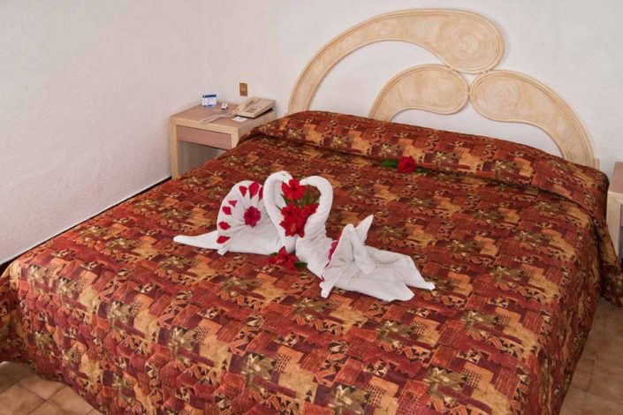 Hotel Qualton Ixtapa Zihuatanejo. Habitaciones del Hotel Qualton Ixtapa Zihuatanejo. Paquetes del Hotel Qualton Ixtapa Zihuatanejo. Ofertas del Hotel Qualton Ixtapa Zihuatanejo. Promociones del Hotel Qualton Ixtapa Zihuatanejo. Tarifas Hotel Qualton Ixtapa Zihuatanejo. Todo Incluido en el Hotel Qualton Ixtapa Zihuatanejo