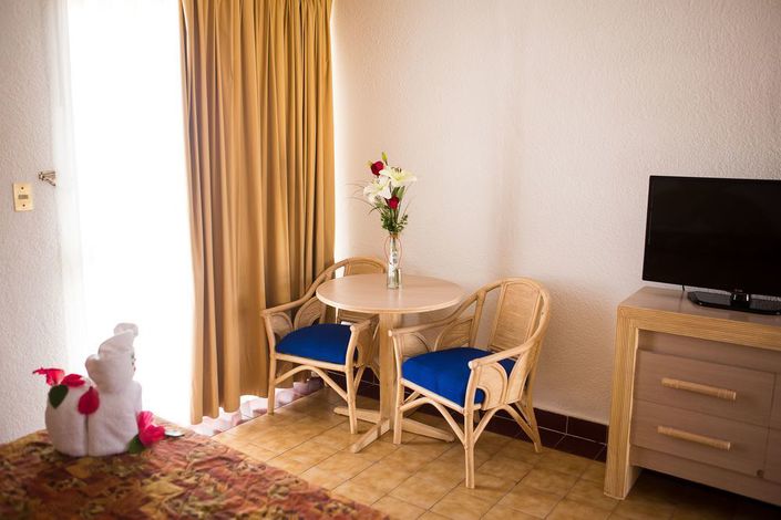 Hotel Qualton Ixtapa Zihuatanejo. Habitaciones del Hotel Qualton Ixtapa Zihuatanejo. Paquetes del Hotel Qualton Ixtapa Zihuatanejo. Ofertas del Hotel Qualton Ixtapa Zihuatanejo. Promociones del Hotel Qualton Ixtapa Zihuatanejo. Tarifas Hotel Qualton Ixtapa Zihuatanejo. Todo Incluido en el Hotel Qualton Ixtapa Zihuatanejo