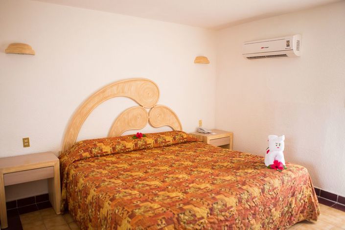 Hotel Qualton Ixtapa Zihuatanejo. Habitaciones del Hotel Qualton Ixtapa Zihuatanejo. Paquetes del Hotel Qualton Ixtapa Zihuatanejo. Ofertas del Hotel Qualton Ixtapa Zihuatanejo. Promociones del Hotel Qualton Ixtapa Zihuatanejo. Tarifas Hotel Qualton Ixtapa Zihuatanejo. Todo Incluido en el Hotel Qualton Ixtapa Zihuatanejo